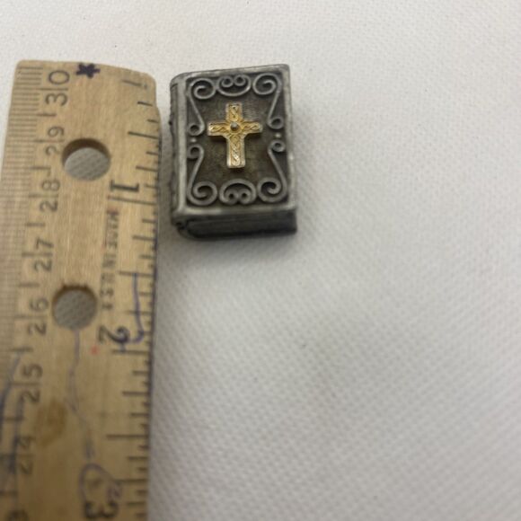 2000 Torino Pewter Prayer Book Trinket Box w/Cross on Lid & Praying Hands Inside - Picture 6 of 7